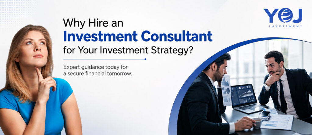 Investment consultant helping clients develop a smart investment strategy